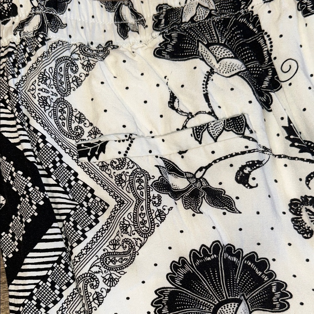Anthropologie ett:twa Black White Floral Boho Cropped Pants Women’s S - Picture 8 of 9